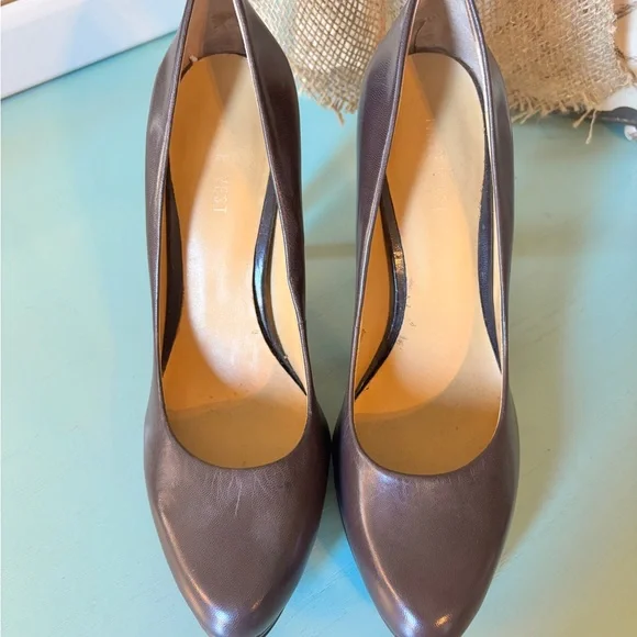 Nine West Regolar Platform Pump - Picture 3 of 7